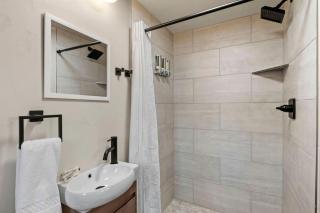 Scenic Mountain Cabins with Pet-Friendly Features near Garden of the Gods in Colorado Springs, Colorado - 5