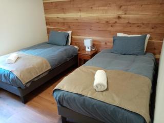 Cabañas y Hostal Casa de Campo Rukaleufu a orillas del Rio Huiscapi - 3