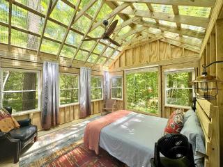 Peaceful Glamping Cabin with Clear Roof near Kerr Lake in Henderson, NC - 9