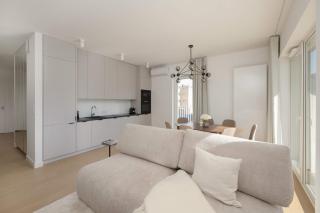 LUX Kolejowa Wola Apartments for 6 People by Renters Prestige - 1