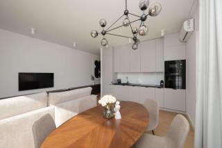 LUX Kolejowa Wola Apartments for 6 People by Renters Prestige - 8