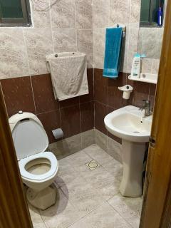 Stylish 1-Bedroom Suite with Balcony F-11 Markaz Park View - 6