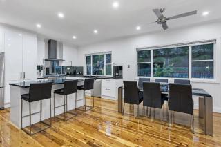 Luxury Resort Retreat with Pool, Tennis & Alfresco -  - 5