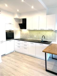 Sloneczny apartament z widokiem na las - 1