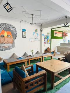 Hop Inn Hostels Rishikesh - 0