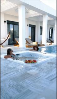 Seashell Villa - Luxury Pool Retreat - 150m Beach - 9