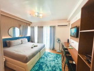 Urban Suite Staycation with Netflix - 9