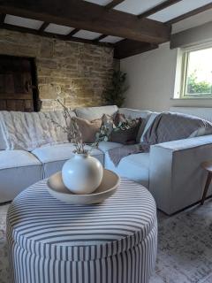 Charming 13th-C Oast House Idyllic Country Escape - 7