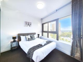 Sunlit Horizon Escape 2BR w Parking in Olympic Park - 2
