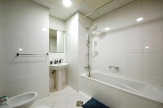 Silk Valley - Waterfront Studio with Gym, Pool & Free Parking - 3