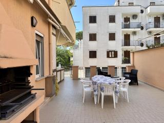 Holidaycasa Antony - Ampio terrazo a 300 mt dal mare - 9