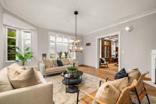 Elegant Historic Villa - Stunning Views - 9