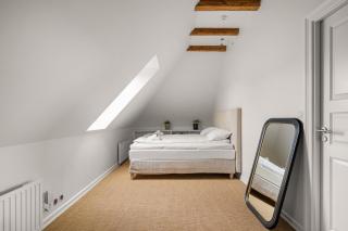 Elegant Historic Villa - Stunning Views - 3