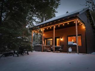 Le Colvert - Waterfront Cabin with Spa - 9