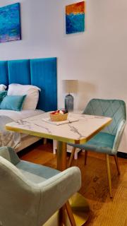 LB Vacation Rentals I Deluxe Studio w Balcony - 5mn Center I Casa d'Azur - 8