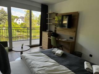 East-Riverside Boardinghouse - 1