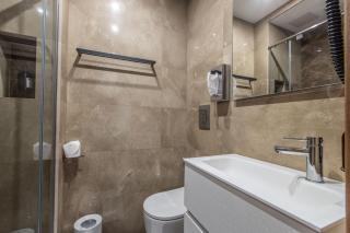 LB Vacation Rentals I Deluxe Studio w Balcony - 5mn Center I Casa d'Azur - 7