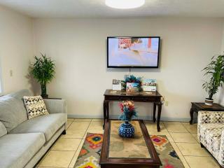 Travelodge by Wyndham Sellersburg - 4