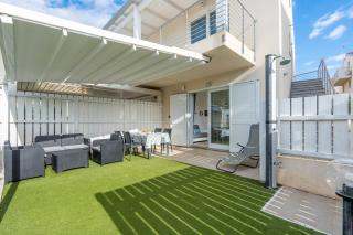 Stella Marina Beach House - a short walk from the sea - 5