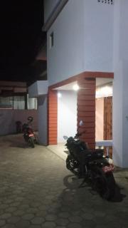 Shree Radha Krishna Hotel - 3