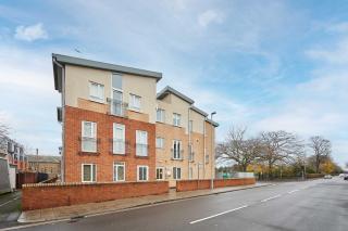 Host & Stay - Parkside Apartment - 5