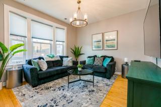 Logan Sq 4BR - Free Parking - Near Nightlife & DT - 8