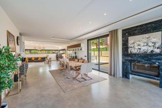 Modern Golf Retreat Heated Pool & Free breakfast - 6