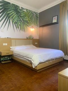 大床房The double room, located near KSL Mall and Pelangi Palaz Johor-Singapore First Checkpoint, features a king-size bed and offers a complimentary shuttle service - 5