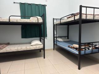 Bed space for Budget Traveler - No Parking - 6