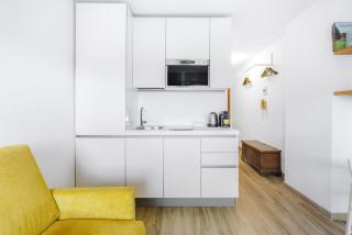 Hostdomus - Yellow Suite - 2