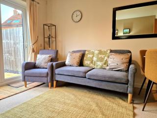 AA Mansell Close - 4