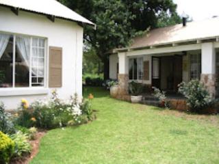Dullstroom Artist Cottages - 9