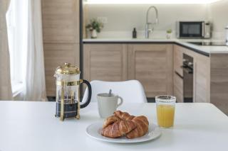 Bright Apartments Near Farnham Castle by StayStayStay - 7