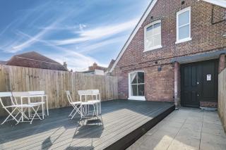 Bright Apartments Near Farnham Castle by StayStayStay - 4