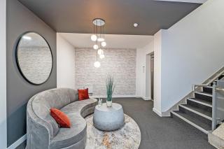 #94 Lux Crosby Gardens Apartment 2 beds 2 baths - 1