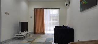 Beautiful 4 bedroom by the water - 3