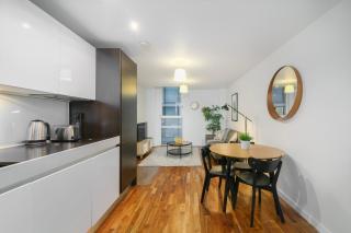 The Lambs Passage Executive Apartment - London - 9