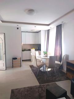 Lovely Apartment with terrace/Divan apartman sa terasom - 1