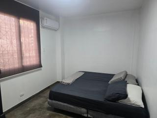 Departamento céntrico, moderno de 2 habitaciones frente al Estadio Modelo y coliseo, cerca del Aeropuerto de Guayaquil - 2