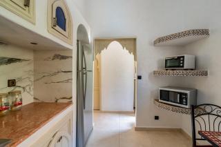 New Stylish Riad - 4BR with Pool Access Free Breakfast & Airport Pickup - 4