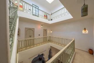 New Stylish Riad - 4BR with Pool Access Free Breakfast & Airport Pickup - 3