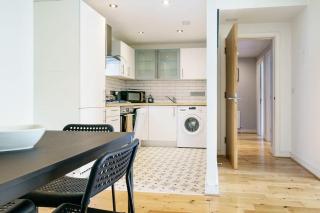 Modern City Centre Apartment - 6