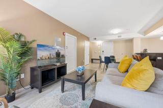 NEW 3BR Stylish Downtown Apartment - 5