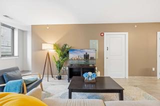 NEW 3BR Stylish Downtown Apartment - 4