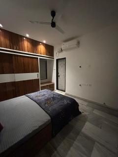 Guhan HomeStay- 2BHK Serviced Apartments - Full Furnished & Full Kitchen, WiFi & Balcony - 4