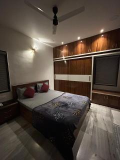 Guhan HomeStay- 2BHK Serviced Apartments - Full Furnished & Full Kitchen, WiFi & Balcony - 5