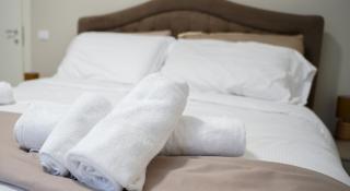 Luminoso Appartamento con Parcheggio Privato - 1