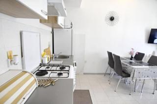 Quiet holiday apartment with balcony - 4