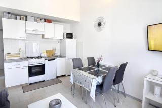 Quiet holiday apartment with balcony - 3