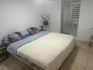 Appartement près de Le Moule avec terrasse et climatisation - 1